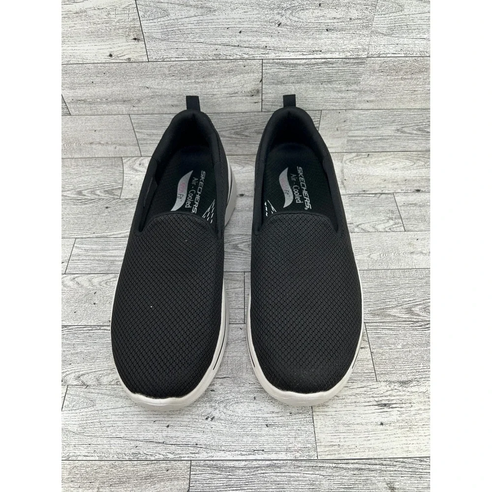 Skechers Women's Black Arch Fit Air Cooled Slip‎ On Sneakers Shoes Size 9